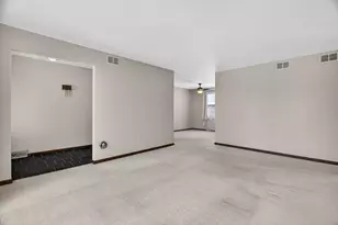 616 Ca Crest Dr, Shorewood, IL 60404 - Photo 4