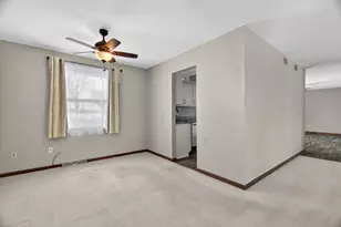 616 Ca Crest Dr, Shorewood, IL 60404 - Photo 6