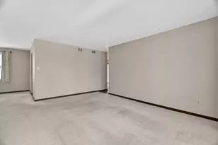 616 Ca Crest Dr, Shorewood, IL 60404 - Photo 2