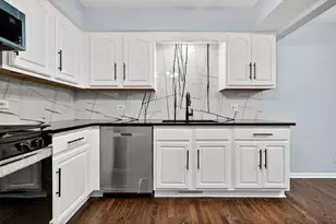 7912 W 105th St, Palos Hills, IL 60465 - Photo 10