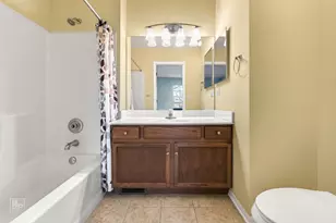 414 Lakeview Cir, Bolingbrook, IL 60440 - Photo 6