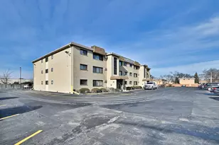 9631 Brandy Ct, Des Plaines, IL 60016 - Photo 4