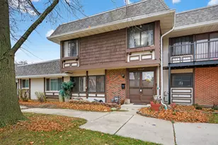 5525 Pebblebeach Dr, Hanover Park, IL 60133 - Photo 2