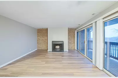 5801 Oakwood Drive #E, Lisle, IL 60532 - Photo 4