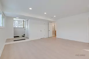 2233 Heathercliff Dr, Green Oaks, IL 60048 - Photo 28