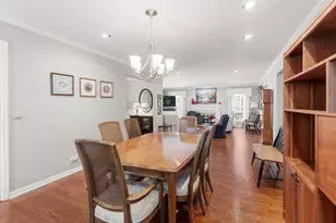 6 The Court Of Lagoon View, Northbrook, IL 60062 - Photo 8