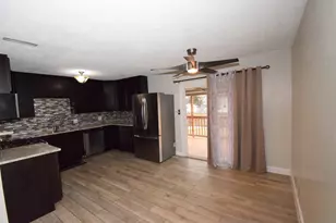 407 Concord Dr, Streamwood, IL 60107 - Photo 6