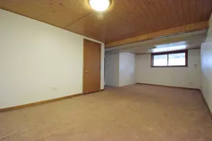 407 Concord Dr, Streamwood, IL 60107 - Photo 14