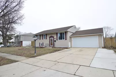 407 Concord Drive, Streamwood, IL 60107 - Photo 2