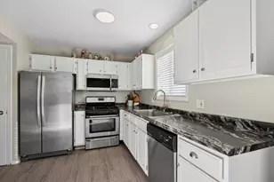 1357 Sunrise Ln, Gurnee, IL 60031 - Photo 4