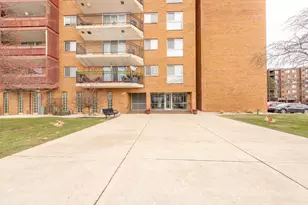 300 Park Ave, Calumet City, IL 60409 - Photo 1