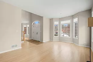 5657 Angouleme Ln, Hoffman Estates, IL 60192 - Photo 6