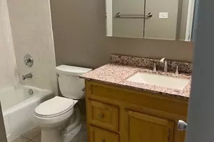 2423 N Kennicott Dr, Arlington Heights, IL 60004 - Photo 12