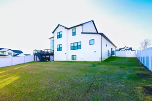 1112 Bell Grove Ln, Bloomington, IL 61705 - Photo 6