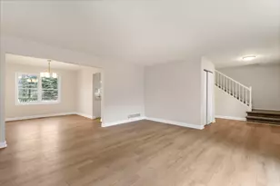 608 Carriage Hill Rd, Island Lake, IL 60042 - Photo 6
