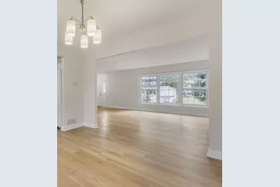 608 Carriage Hill Road, Island Lake, IL 60042 - Photo 2