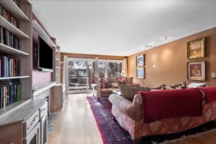 22 Park Ln, Park Ridge, IL 60068 - Photo 6