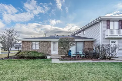 125 Millbrook Lane #125, Schaumburg, IL 60193 - Photo 1