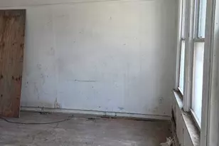 8227 S Commercial Ave, Chicago, IL 60617 - Photo 2