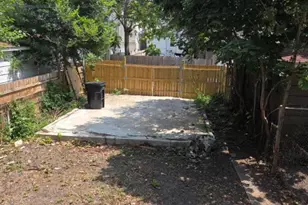 8227 S Commercial Ave, Chicago, IL 60617 - Photo 10