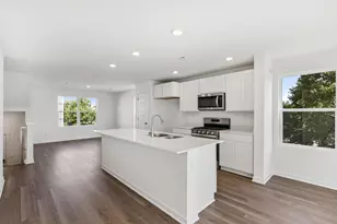 885 Briar Gln Ct, Hampshire, IL 60140 - Photo 6