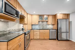 2000 St Regis Dr, Lombard, IL 60148 - Photo 14