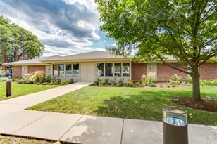 2000 St Regis Dr, Lombard, IL 60148 - Photo 22