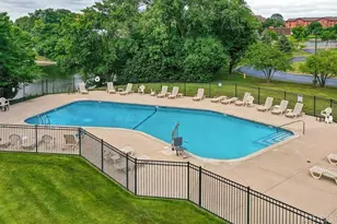 2000 St Regis Dr, Lombard, IL 60148 - Photo 30