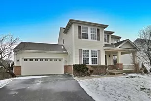 233 Pawtucket Ave, Elgin, IL 60124 - Photo 2