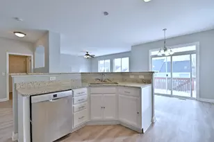 233 Pawtucket Ave, Elgin, IL 60124 - Photo 12