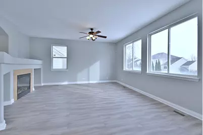 233 Pawtucket Avenue, Elgin, IL 60124 - Photo 18