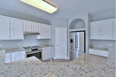 233 Pawtucket Avenue, Elgin, IL 60124 - Photo 14