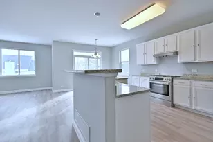 233 Pawtucket Ave, Elgin, IL 60124 - Photo 10