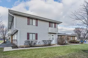 129 Millbrook Ln, Schaumburg, IL 60193 - Photo 1