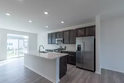 605 Brook Court, Oswego, IL 60543 - Photo 4