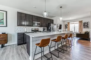 605 Brook Ct, Oswego, IL 60543 - Photo 6