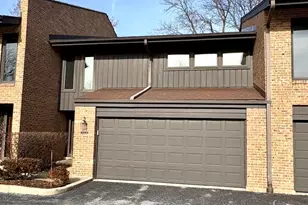 1720 Wildberry Dr, Glenview, IL 60025 - Photo 1