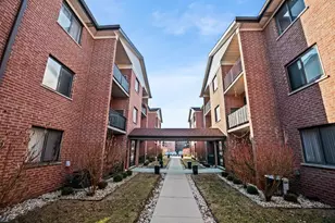 8426 W Catalpa Ave, Chicago, IL 60656 - Photo 1