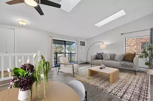 2713 Northcreek Dr, Woodridge, IL 60517 - Photo 4