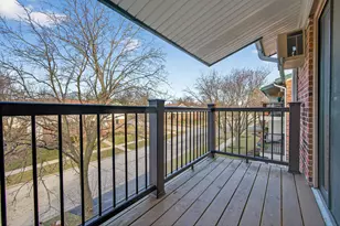 2713 Northcreek Dr, Woodridge, IL 60517 - Photo 14