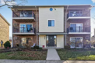 2713 Northcreek Dr, Woodridge, IL 60517 - Photo 1