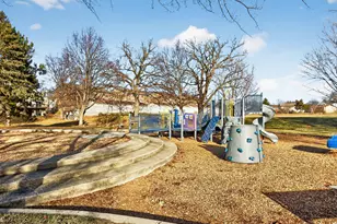 2713 Northcreek Dr, Woodridge, IL 60517 - Photo 20