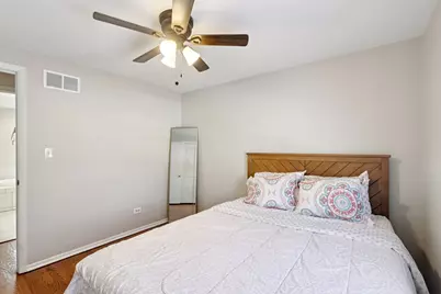 2311 Carriage Lane, Lindenhurst, IL 60046 - Photo 12