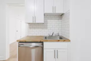 1430 W Superior St, Chicago, IL 60642 - Photo 12