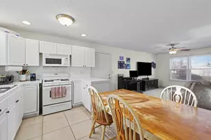 515 Valley View Dr, Philo, IL 61864 - Photo 10