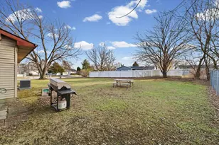 515 Valley View Dr, Philo, IL 61864 - Photo 22