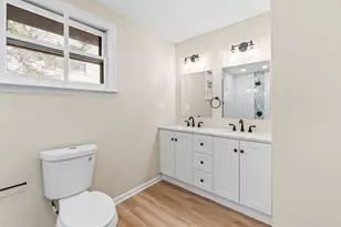 7730 Virginia Ct, Willowbrook, IL 60527 - Photo 16
