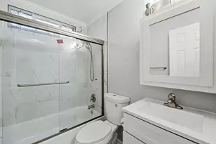 210 Willow Rd, Streamwood, IL 60107 - Photo 12