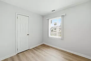 210 Willow Rd, Streamwood, IL 60107 - Photo 6