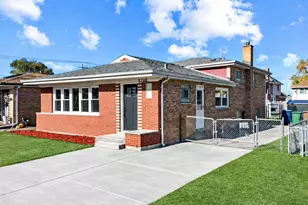 5748 W 89th Pl, Oak Lawn, IL 60453 - Photo 1